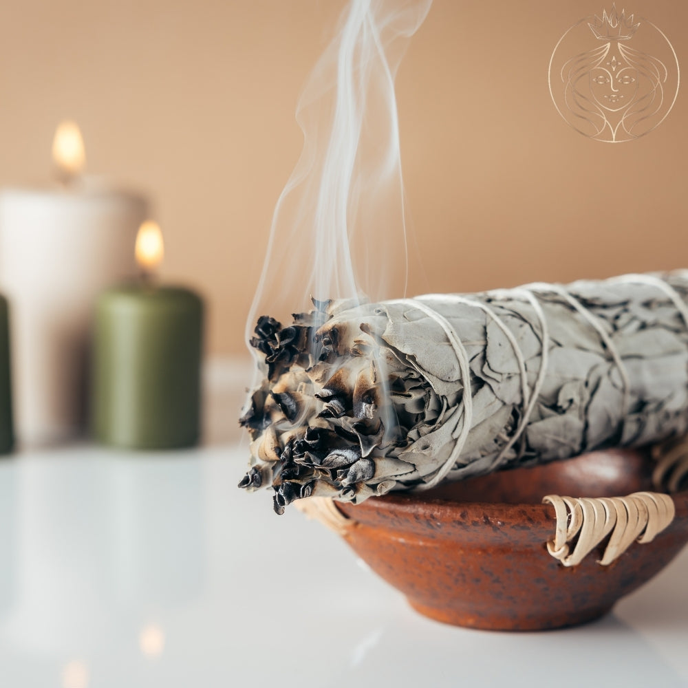 Traditionelles Kräuter Räucherwerk weißer Salbei und Palo Santo von Goddess Shop